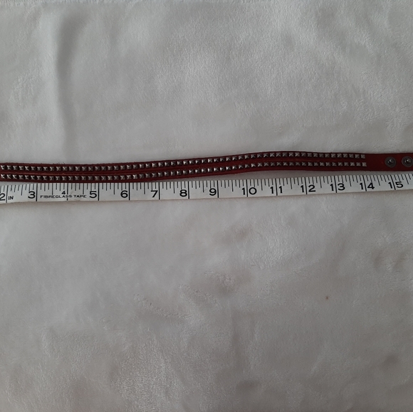 Red leather studded bracelet - Picture 3 of 5
